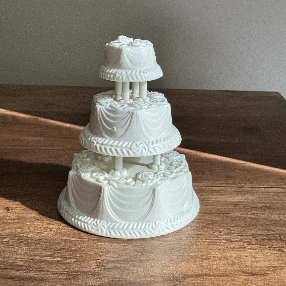 RARE Vintage‎ 1983 Barbie Tracy & Todd 3 Tiered Wedding Cake By Mattel